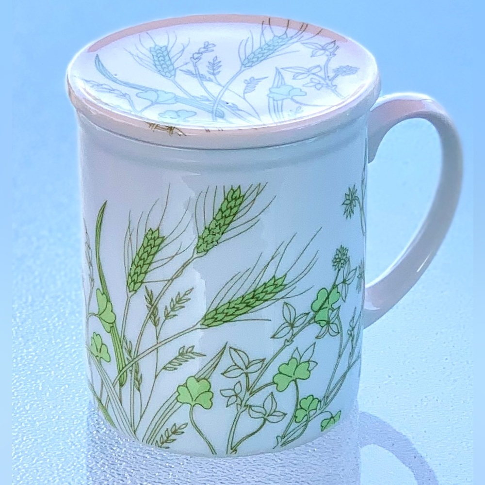 Giftcraft White and Green Floral Porcelain Coffee Mug/Tea Cup and Lid Set